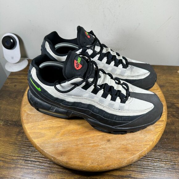 Nike Air Max 95 Essential Black Volt Shoes Mens Size 11 AT9865-004